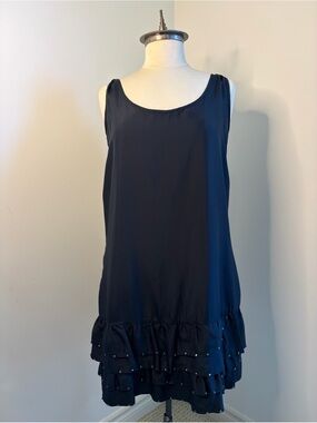 THE GAP 100% Silk Sleeveless Ruffle Hem Dress with ruffle hem. SIZE MEDIUM/LARGE
